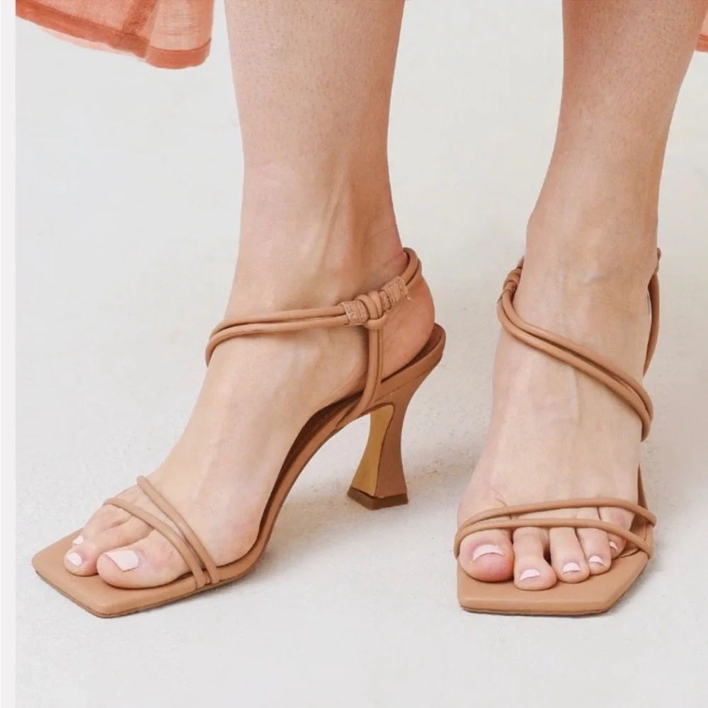 Marc Fisher Women's Davia Heeled Sandal Size 8.5 Tan cream